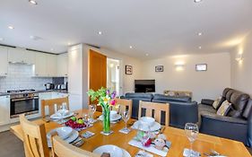 4 Bed In Whitby Oc-W089